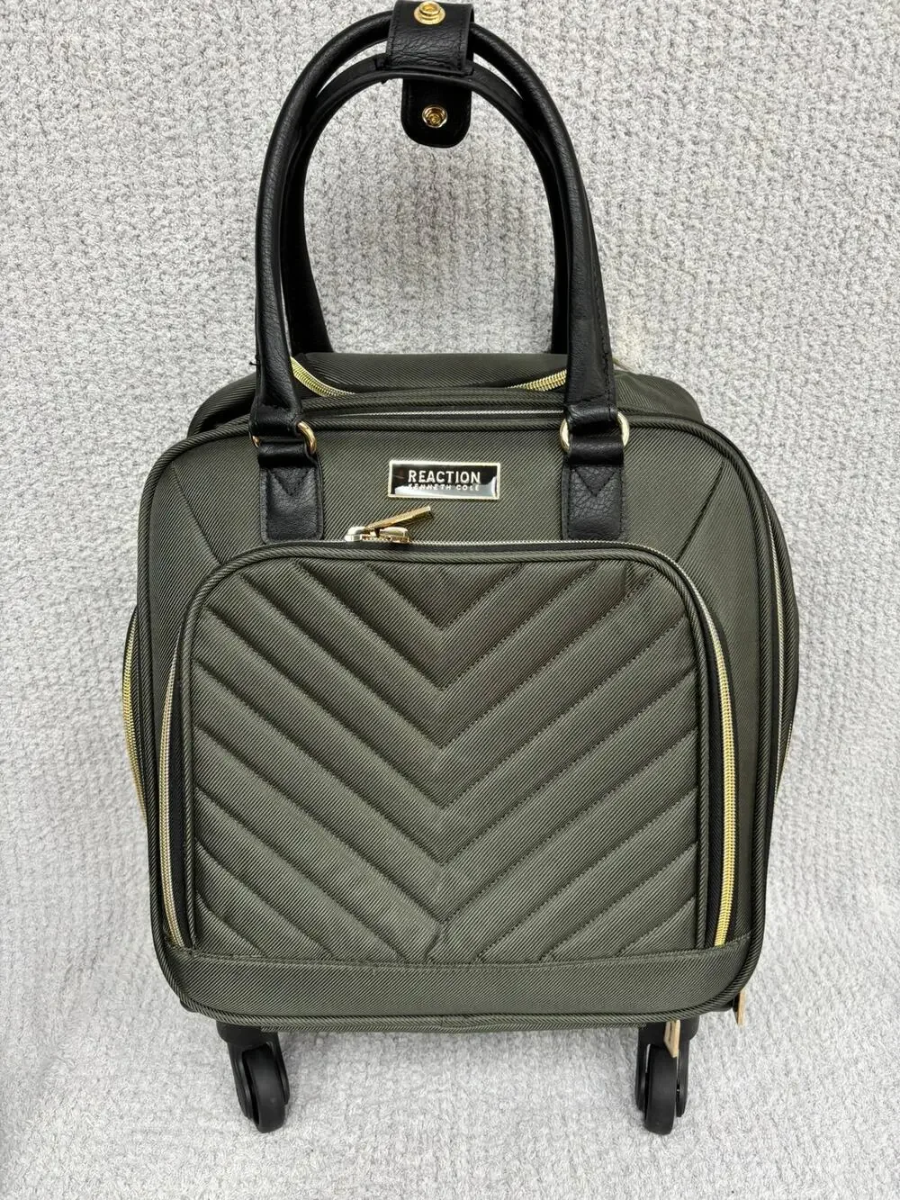 NWT Kenneth Cole Reaction Green Ambrose Underseater Carryon Suitcase #74895